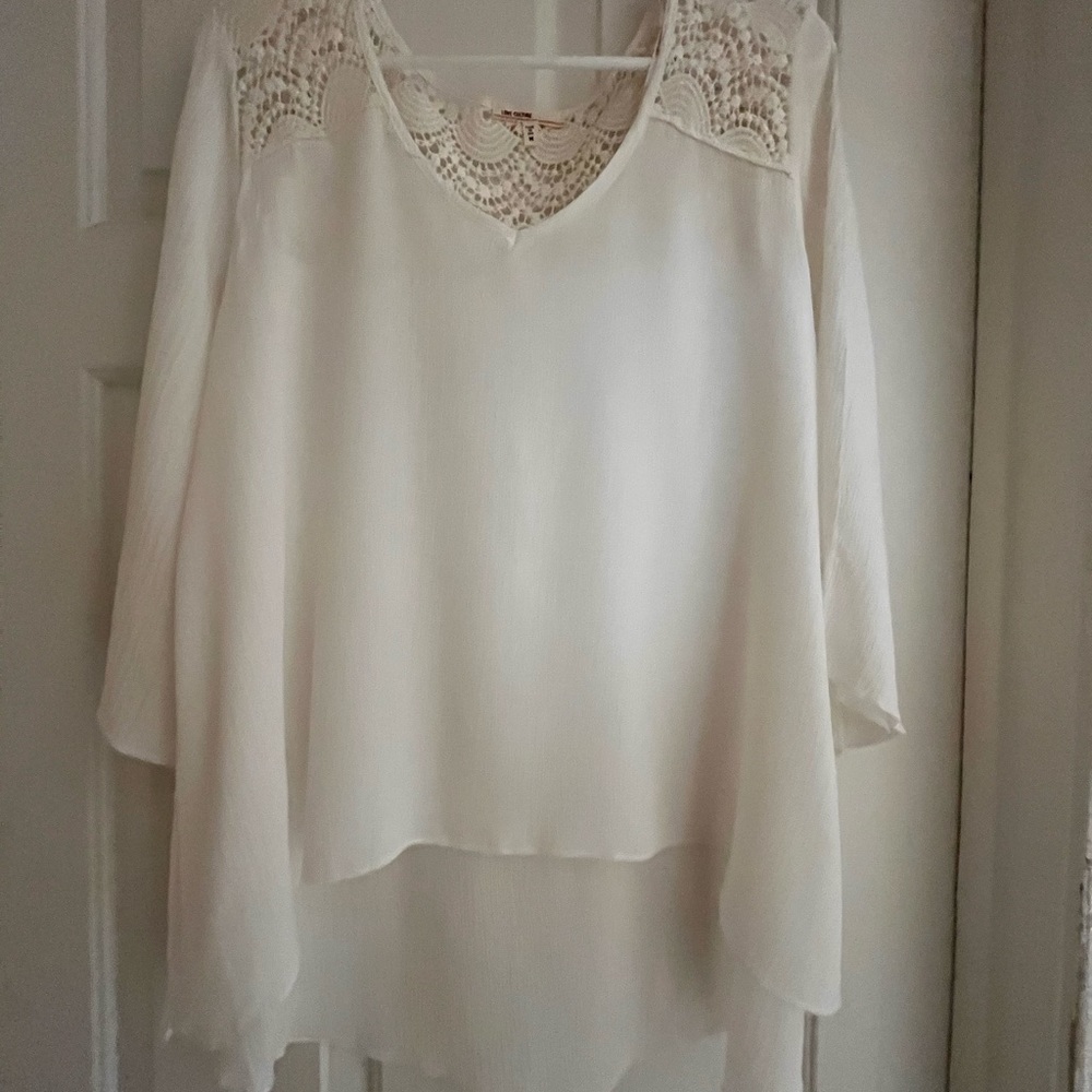 Love Culture.. size Medium, cream color with cream lace…